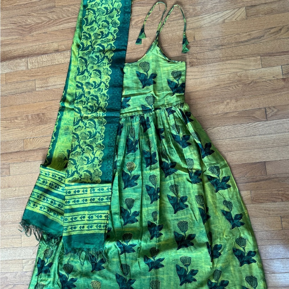 Summer cotton dress with flower design